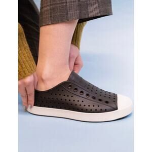 Native Unisex Jefferson Shoes Adult Men 9 Women 11 White Summer Water Slip on